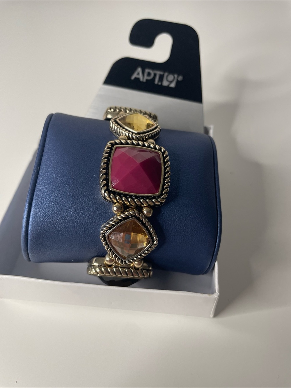 New With Tag Vintage Apt.9 Gold Tone Ruby Red Faceted Beaded Stretch Bracelet